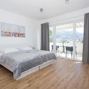Stobrec Apartment